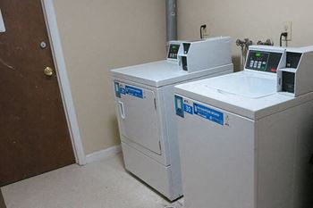 laundry room at Lexington Park